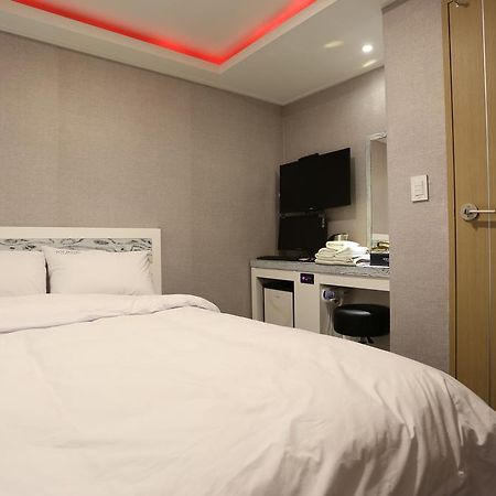 Myeongdong Top Hotel Сеул Номер фото