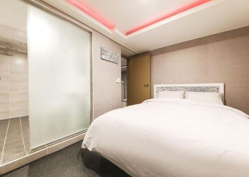 Myeongdong Top Hotel Сеул Экстерьер фото