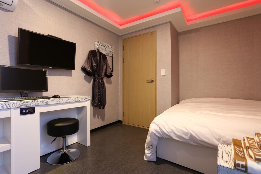 Myeongdong Top Hotel Сеул Экстерьер фото