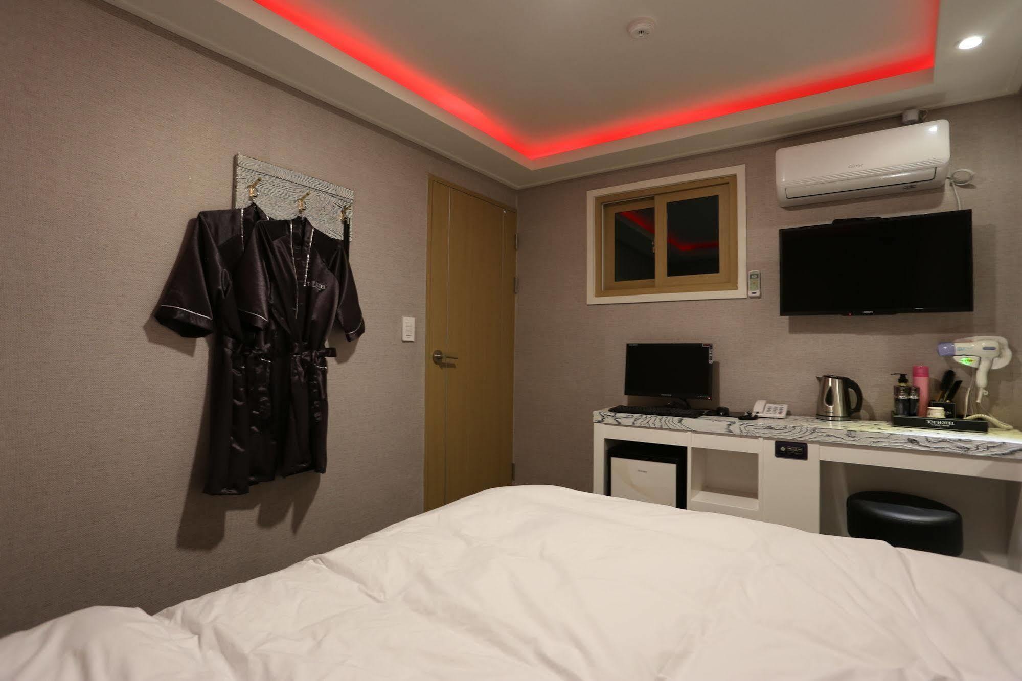 Myeongdong Top Hotel Сеул Экстерьер фото